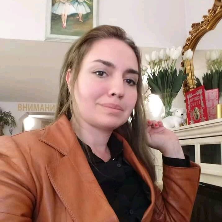 Доволна читателка 3