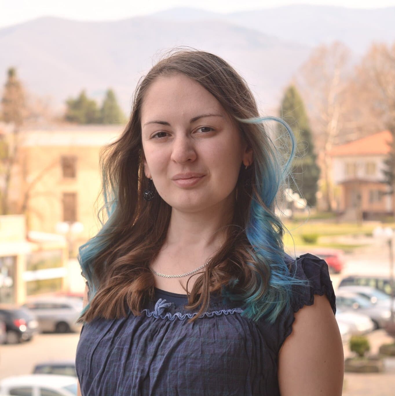 Доволна читателка 4